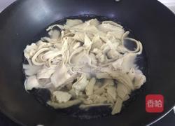 青椒炒水面筋的做法图解4