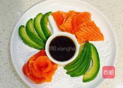 三文鱼牛油果沙拉的做法图解6