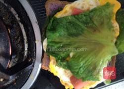  简易版有爱的三明治的做法图解5