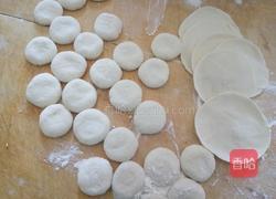 猪肉芹菜水饺的做法图解3