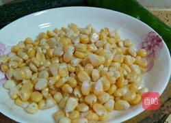 黄瓜炒糯玉米的做法图解1