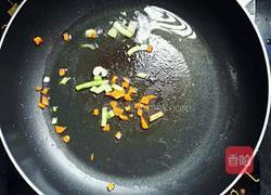 香菇炒青椒的做法图解2