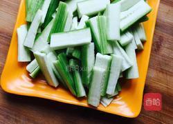 丝瓜水滑肉的做法图解1
