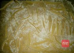 蜂蜜蛋奶小麻花的做法图解8