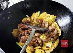 豆干炒肉的做法图解4