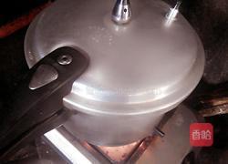 猪骨头莲藕胡萝卜汤的做法图解8