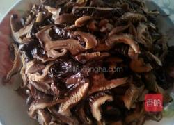 香菇 蒜苔 炒肉的做法图解2