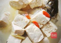 枸杞鲫鱼豆腐汤的做法图解3