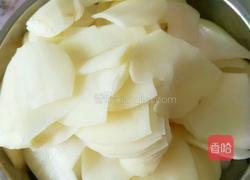 凉拌土豆片的做法图解1