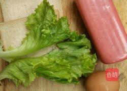土司鸡蛋沙拉早餐的做法图解1