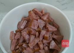香菇肉沫火腿披萨的做法图解1