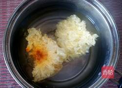 苹果银耳莲子羹的做法图解2
