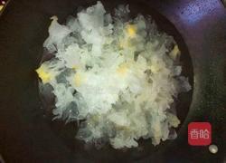 银耳拌黄瓜的做法图解2