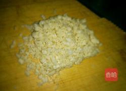 荸荠五花肉小馅饼的做法图解2