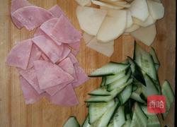 青瓜火腿土豆片的做法图解1