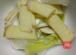 鲫鱼冬瓜汤的做法图解4