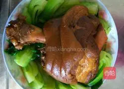 Illustration of how to make homemade pork elbows in sauce 8