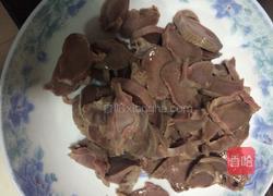 鸭胗炒蒜苗的做法图解2