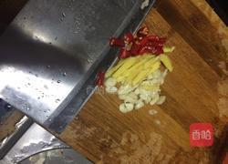 鸭胗炒蒜苗的做法图解4