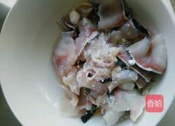 泡椒酸菜鱼的做法图解1