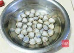 蒜蓉粉丝蒸蛤蜊的做法图解2