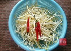酸辣绿豆芽的做法图解1