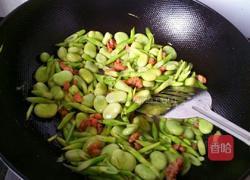 肉末雪菜野笋炒蚕豆的做法图解4
