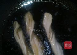 油条的做法图解3