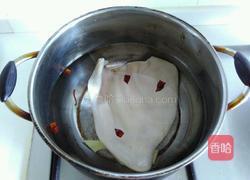 黄瓜拌猪耳的做法图解2