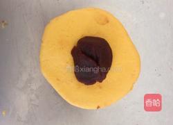 南瓜豆沙花形包的做法图解2