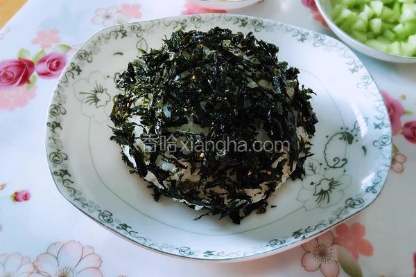 紫菜沙拉大饭团