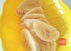 炸香蕉片的做法图解2