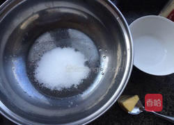 焦糖菠萝翻转蛋糕的做法图解1