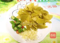 咸菜炒鸡胗花的做法图解6