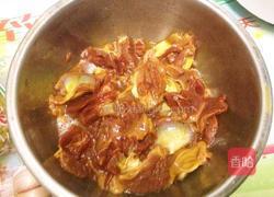 咸菜炒鸡胗花的做法图解5