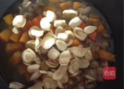 南瓜百合糖水的做法图解3