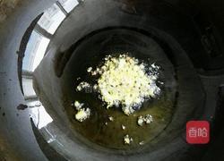 酸菜面的做法图解2