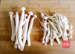 培根炒海鲜菇的做法图解1