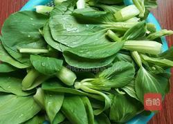香菇炒青菜的做法图解1