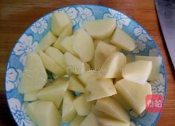 五味土豆焖肉 的做法图解4