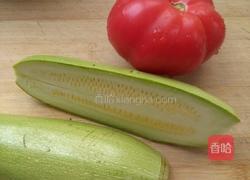 西葫芦炒西红柿的做法图解1