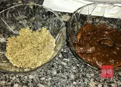 Illustration of how to make jujube, walnut, brown sugar and cornmeal cakes 3