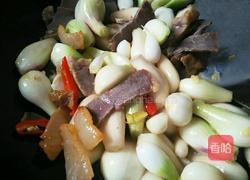 葱头炒腊肉的做法图解5