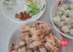 红烧肉炖鹌鹑蛋的做法图解1