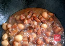 红烧肉炖鹌鹑蛋的做法图解4