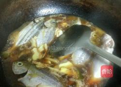 酱油水杂鱼的做法图解2
