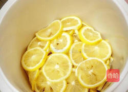 冰糖炖柠檬的做法图解3