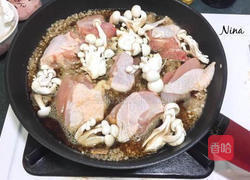 黑啤鸡腿烩饭的做法图解3