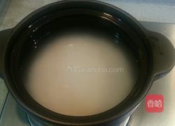 皮蛋瘦肉粥(砂锅版)的做法图解1
