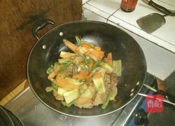 辣椒胡萝卜炒豆干的做法图解3